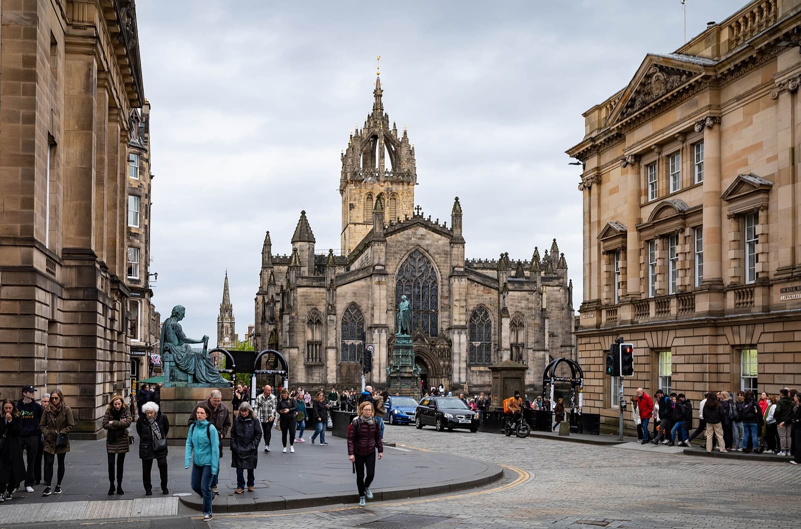 St Giles’ Cathedral and pedestrians on the Royal Mile in Edinburgh’s Old Town